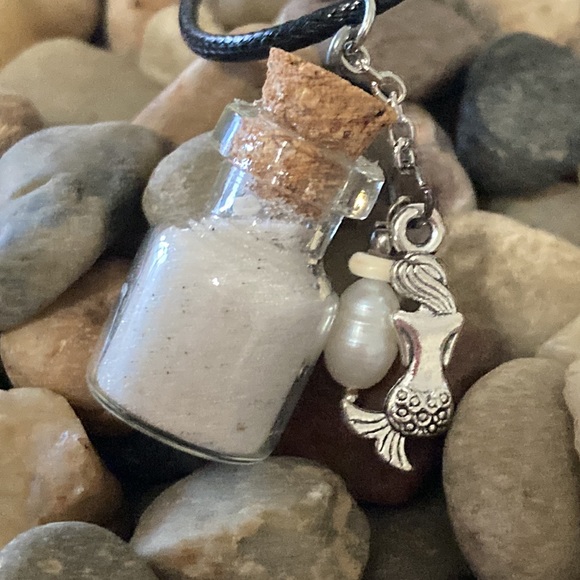 Magic natural beach sand quartz (siesta key beach, Florida) Necklace - Picture 7 of 17